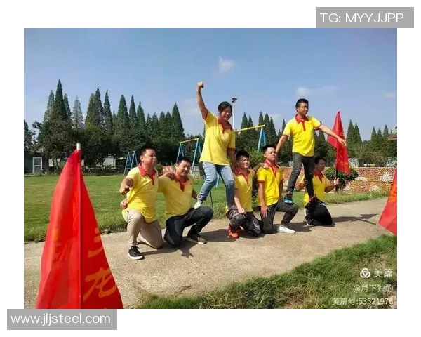 成都足球队灵活性揭秘：如何在赛场上展现卓越战术与团队协作